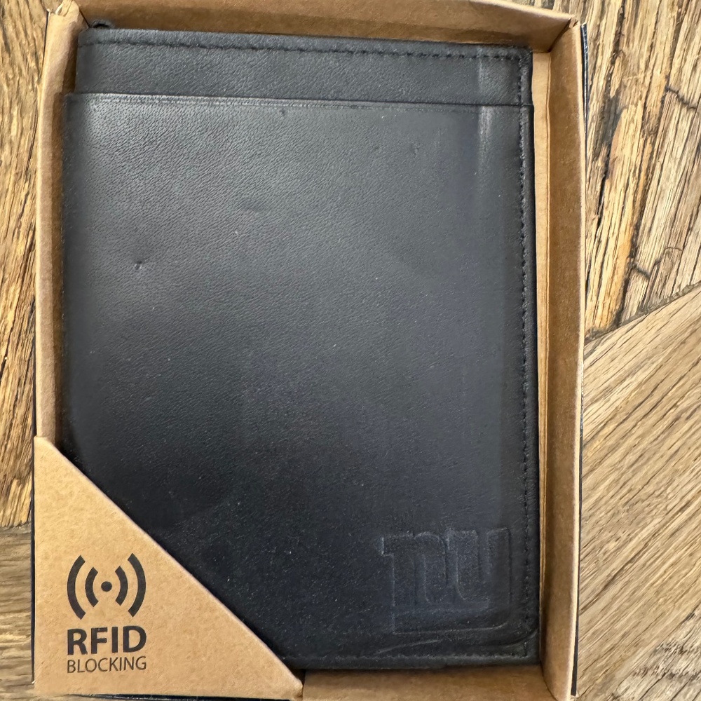 New York Giants Football Sparo Wallet Lic. NFL BI-Fold Leather Billfold RFID